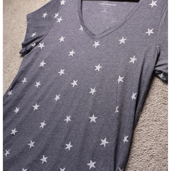 Lucky Brand Women Gray Star Print V Neck Short Sleeve T Shirt Top Plus Size 1X - Picture 6 of 8